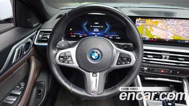 BMW i4 — Фото автомобиля 14
