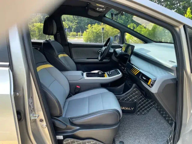 GAC Aion Y — Фото автомобиля 12