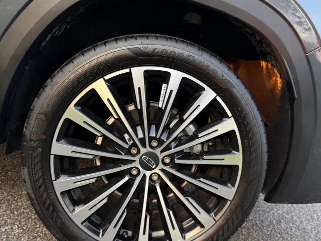 Geely Xingyue L — Фото автомобиля 6