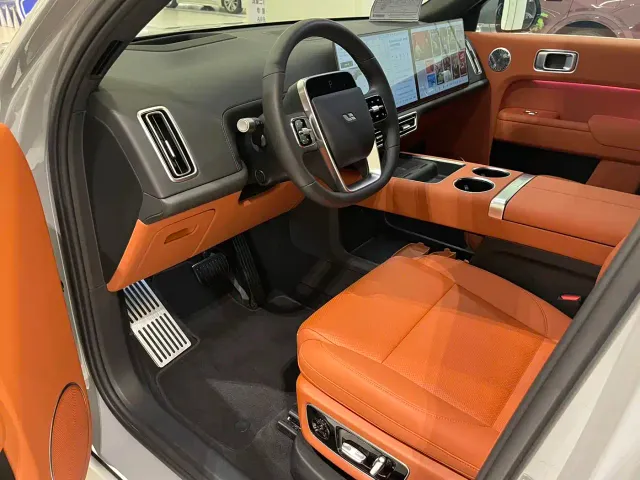 Li Auto L9 — Фото автомобиля 5