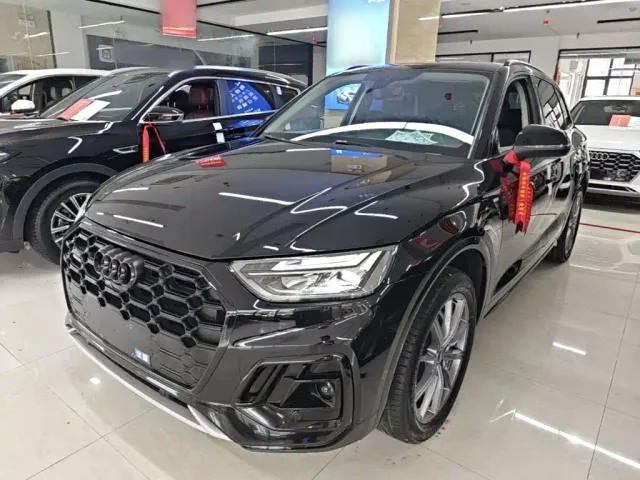 Фотография автомобиля — Audi Q5L