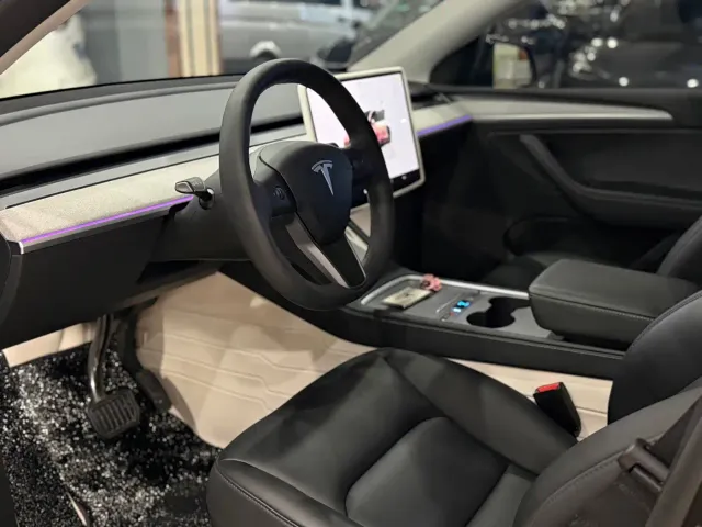 Tesla Model Y — Фото автомобиля 4