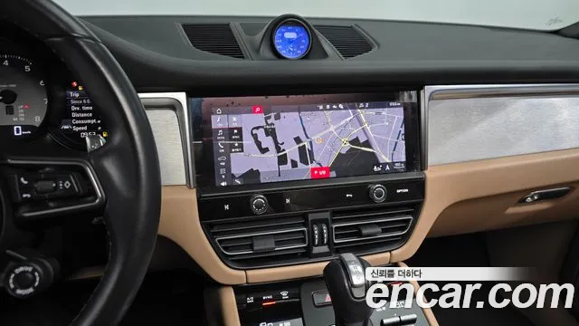 Porsche Macan — Фото автомобиля 13