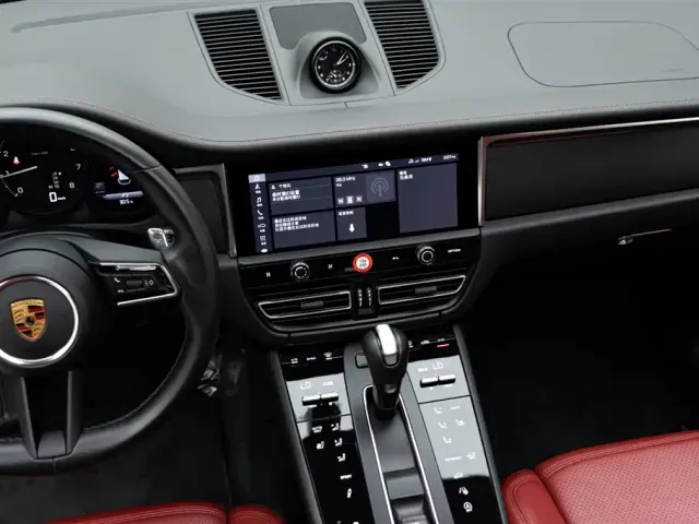 Porsche Macan — Фото автомобиля 12
