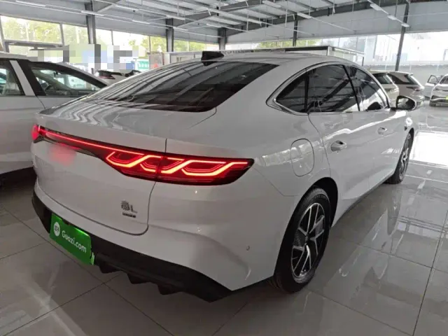 BYD Qin L — Фото автомобиля 6
