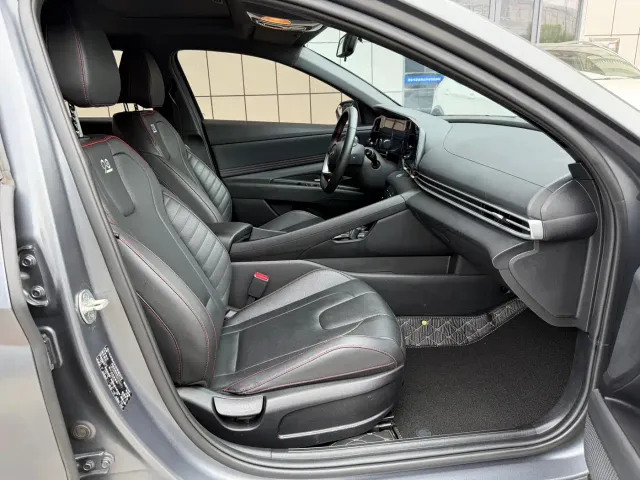 Hyundai Elantra — Фото автомобиля 9