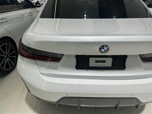 BMW 3 Series — Фото автомобиля 11