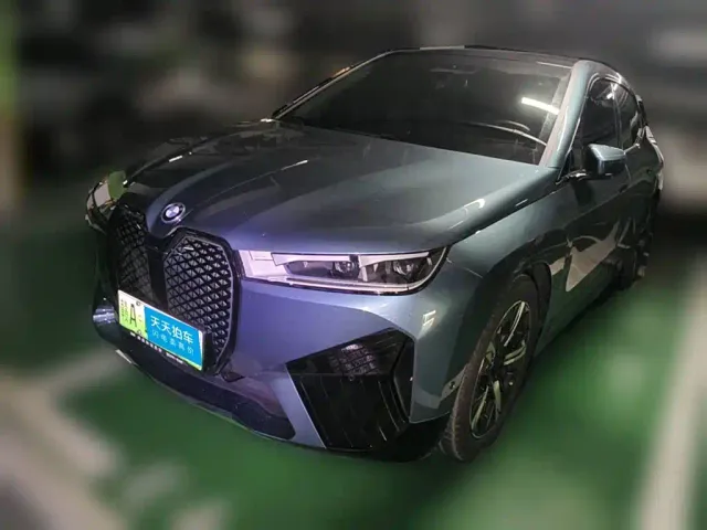 Фотография автомобиля — BMW iX
