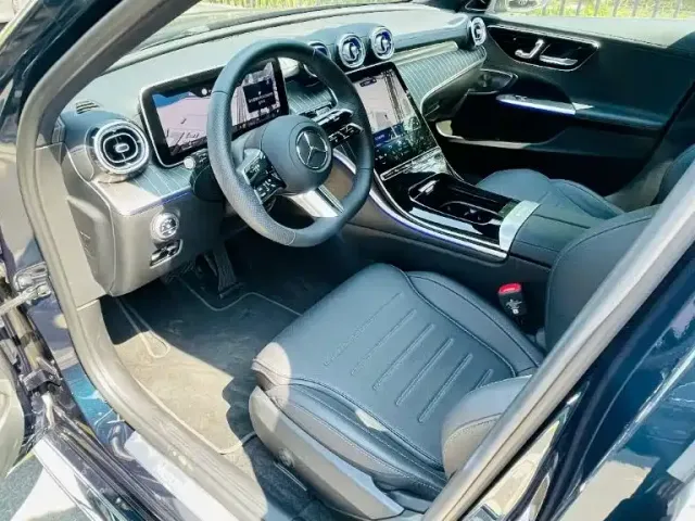 Mercedes-Benz C-Class — Фото автомобиля 4