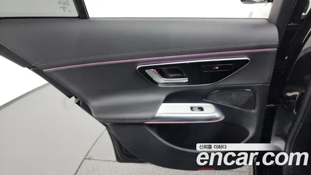 Mercedes-Benz E-Class — Фото автомобиля 23