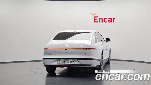 Hyundai Grandeur Grandeur (GN7) — Фото автомобиля 3