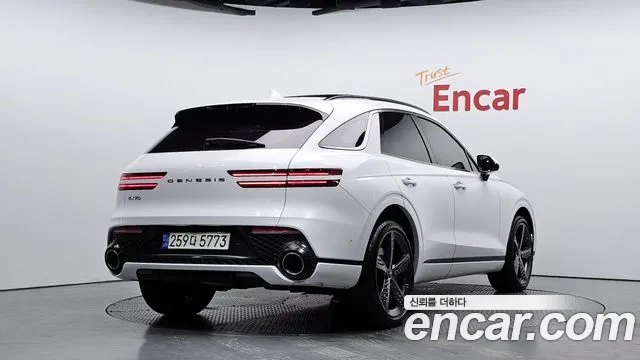Genesis GV70 — Фото автомобиля 2