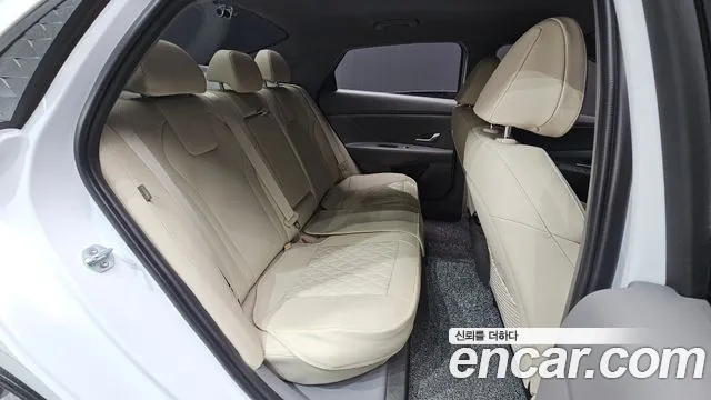 Hyundai Avante CN7 — Фото автомобиля 18