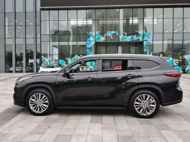 Toyota Highlander — Фото автомобиля 5