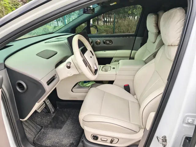 Li Auto i6 — Фото автомобиля 7