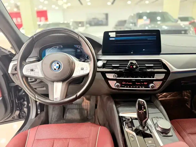 BMW BMW 5 Series New Energy 2021 535Le M Sport Package — Фото автомобиля 11