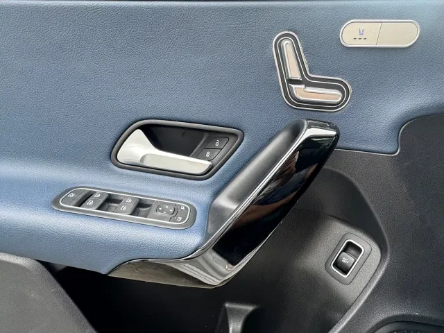 Mercedes-Benz A-Class — Фото автомобиля 13