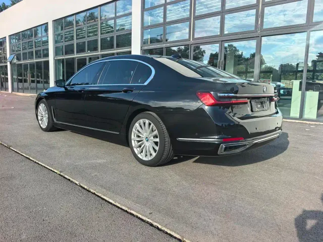 BMW 7 Series — Фото автомобиля 9