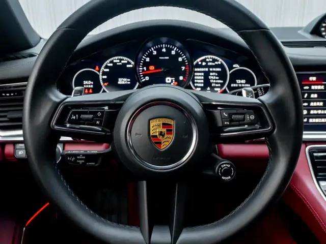 Porsche Panamera — Фото автомобиля 16