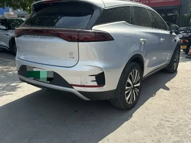 BYD Tang — Фото автомобиля 7