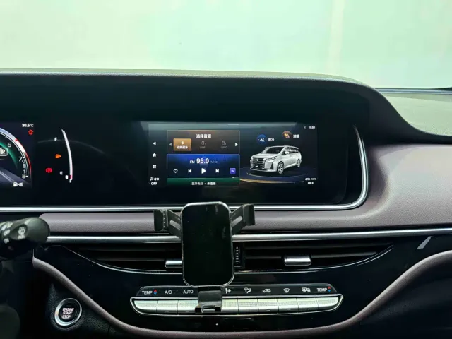 GAC Trumpchi M6 — Фото автомобиля 18