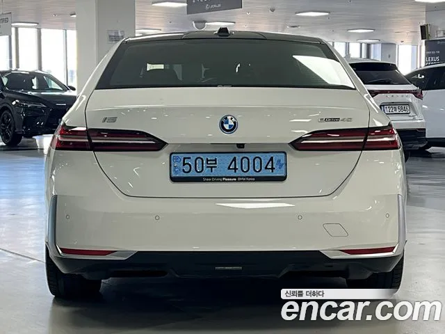 BMW i5 G60 — Фото автомобиля 4