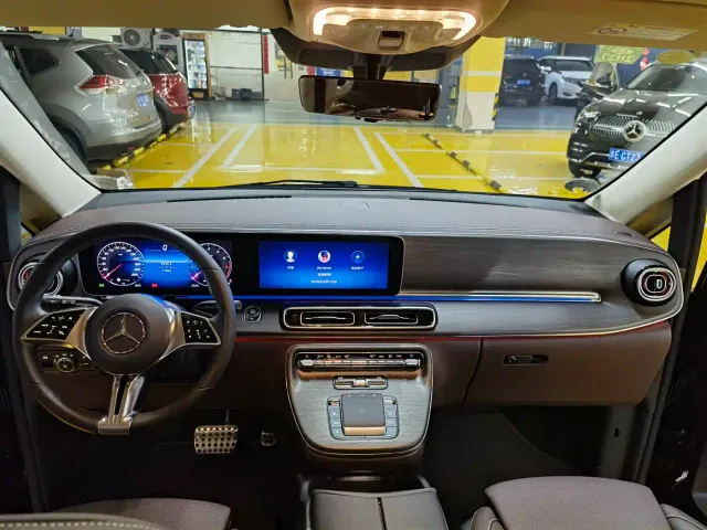 Mercedes-Benz V-Class — Фото автомобиля 22