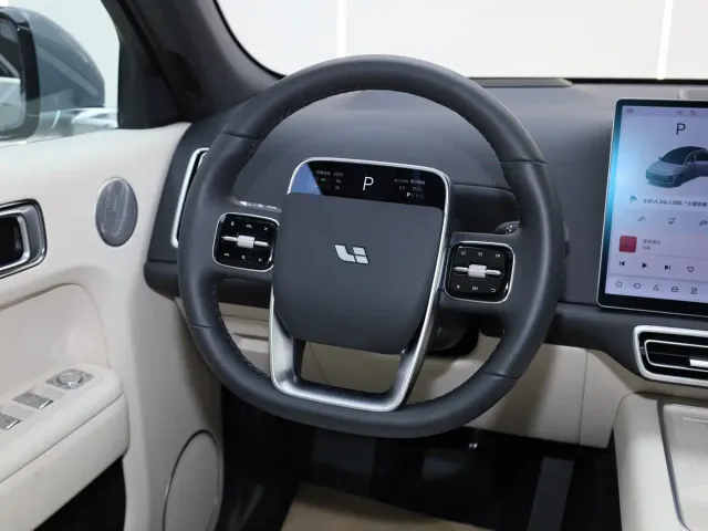 Li Auto L7 — Фото автомобиля 22