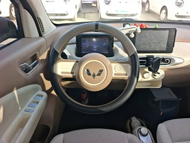 Wuling Hongguang Mini EV — Фото автомобиля 10