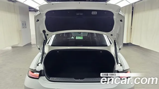 Hyundai Ioniq 6 — Фото автомобиля 24