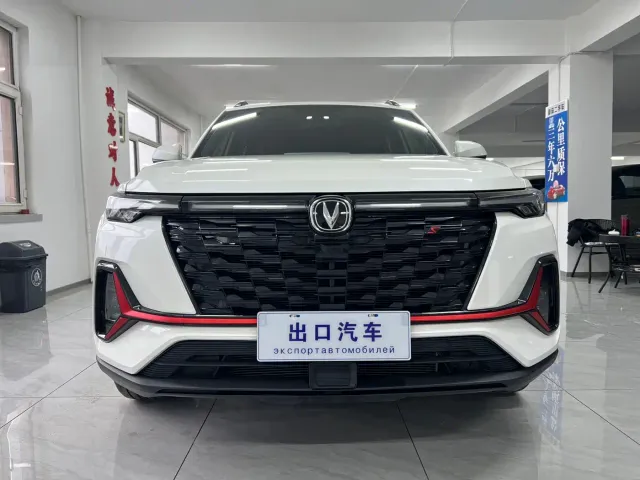 Changan CS35 Plus — Фото автомобиля 2