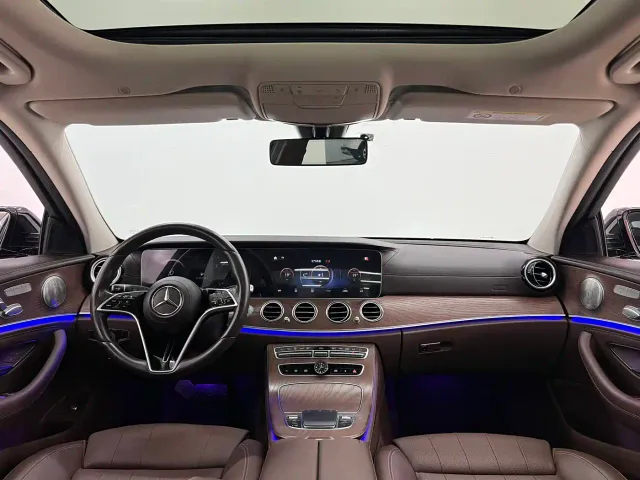 Mercedes-Benz E-Class — Фото автомобиля 5