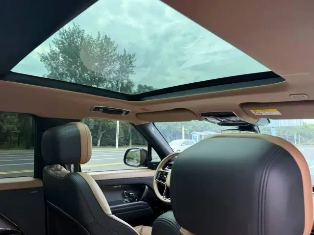 Land Rover Range Rover Sport — Фото автомобиля 6