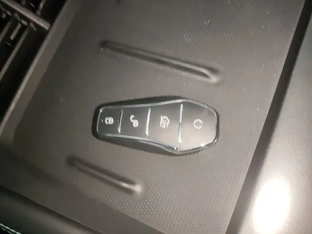 BYD Seal 06 DM-i Touring 2025 DM-i 150KM Premium — Фото автомобиля 8