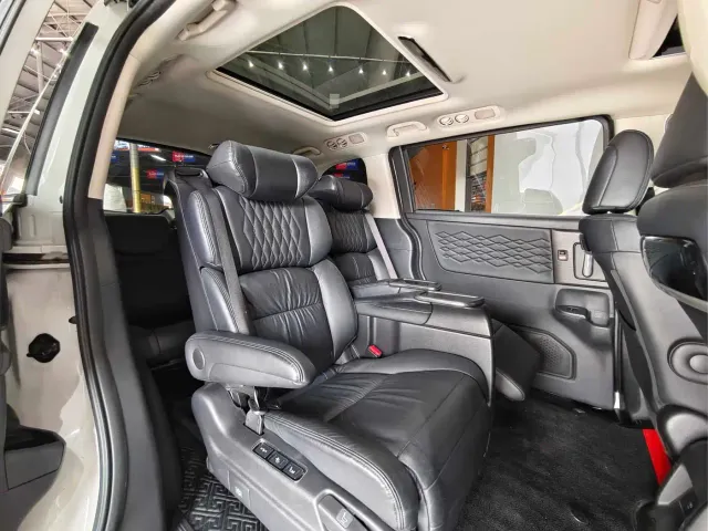 Honda Elysion — Фото автомобиля 10