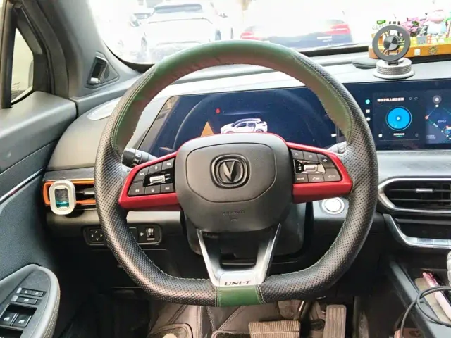 Changan UNI-T — Фото автомобиля 15