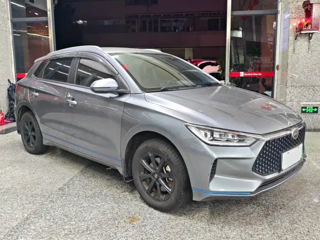 BYD e2 — Фото автомобиля 3
