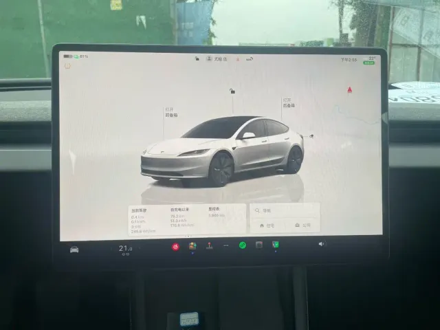 Tesla Model 3 — Фото автомобиля 7