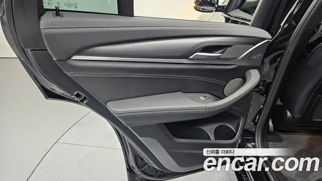 BMW X4 xDrive20i M Sport Pro Special Edition — Фото автомобиля 25