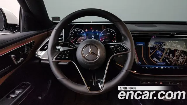 Mercedes-Benz E-Class — Фото автомобиля 13