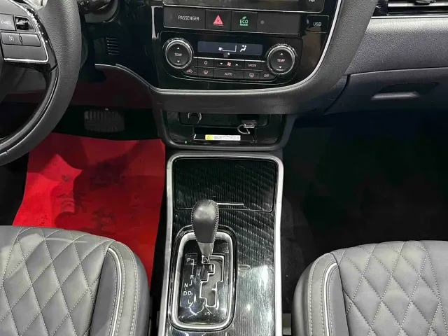 Mitsubishi Outlander — Фото автомобиля 9