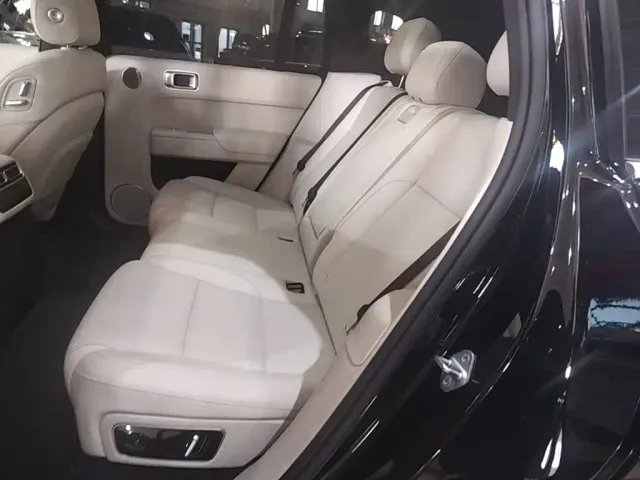 Li Auto L7 — Фото автомобиля 16