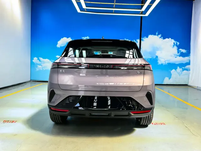 Lynk & Co 06 — Фото автомобиля 5