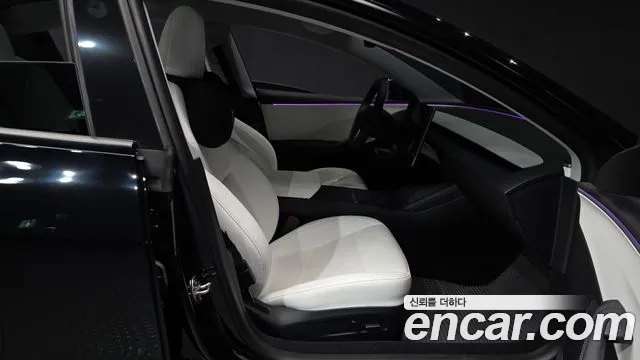 Tesla Model 3 — Фото автомобиля 17