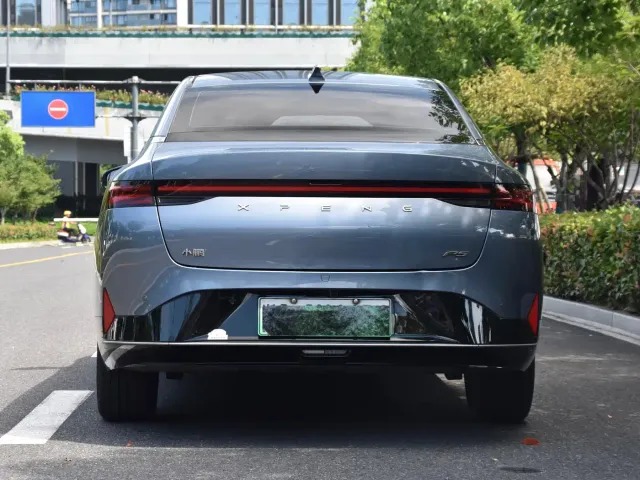 Xpeng P5 — Фото автомобиля 5