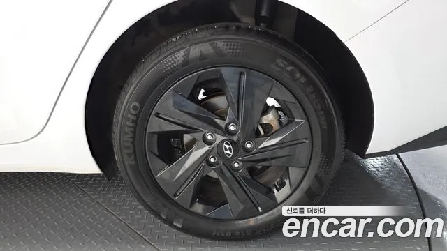 Hyundai Avante CN7 — Фото автомобиля 6