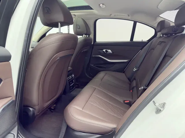 BMW 3 Series — Фото автомобиля 15