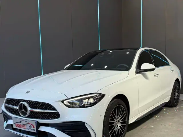 Фотография автомобиля — Mercedes-Benz C-Class