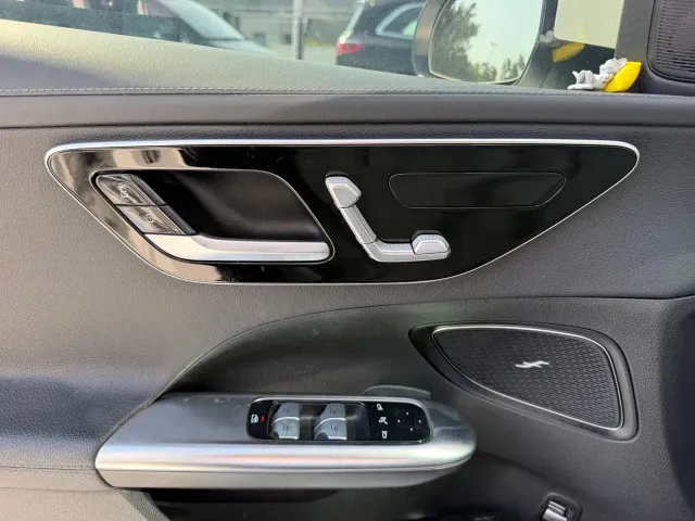 Mercedes-Benz C-Class — Фото автомобиля 4