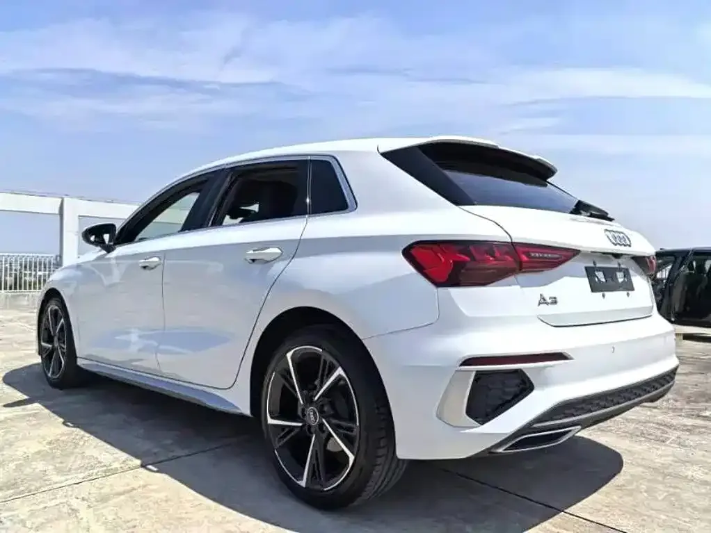 Audi Audi A3 2023 Sportback 35 TFSI Fashion Sport — Фото автомобиля 4